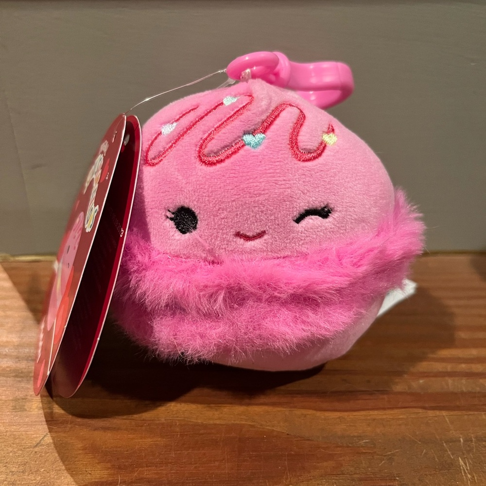 Squishmallow Middy Pink Cupcake Plush Keychain 4” NWT